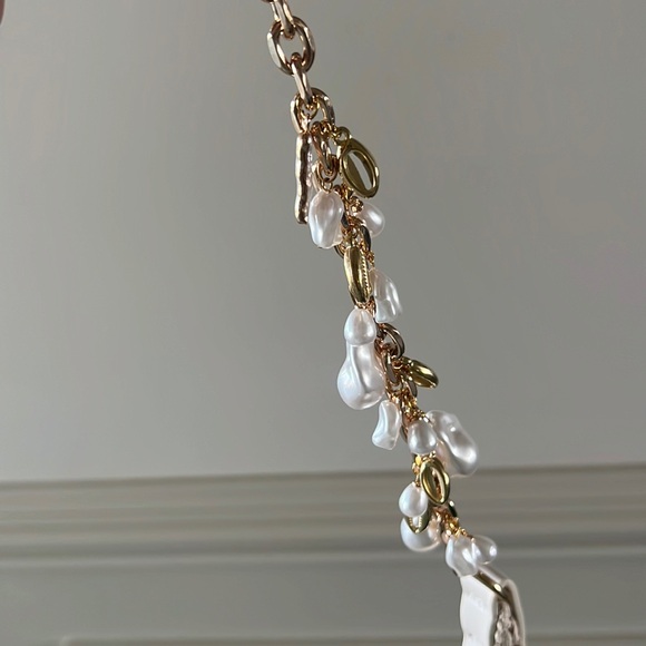 Woven purse. Added pearls and beads to it - Picture 3 of 5